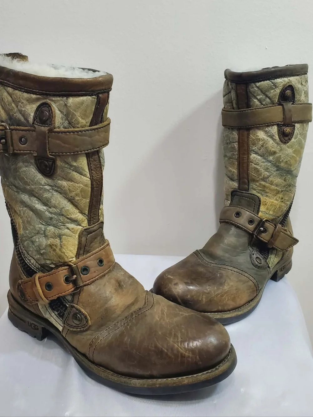 UGG Green Leather Shearling-Lined Mid Boots 7 - Picture 5 of 14